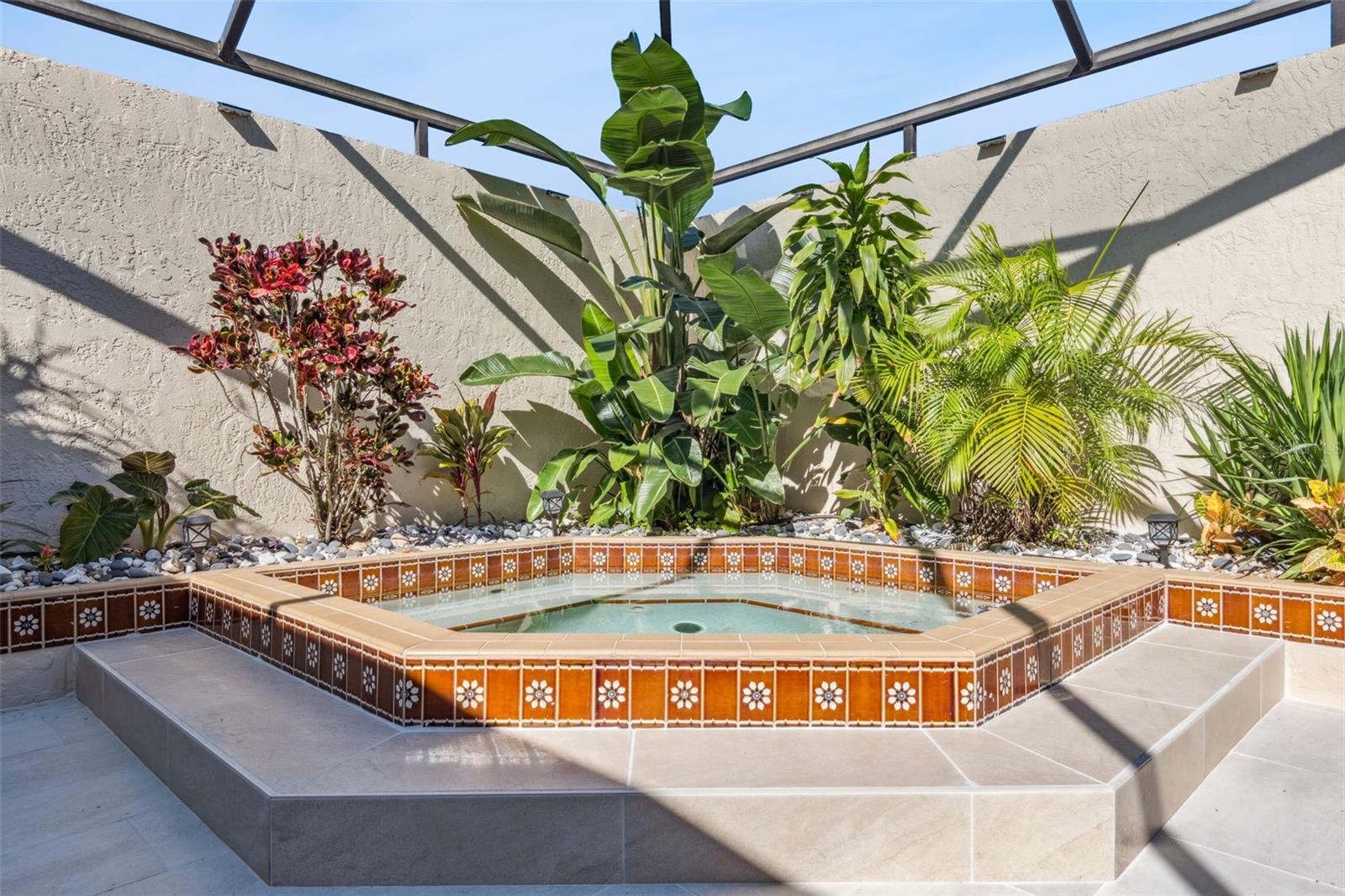 Image 25 of 39 For 1932 Maple Circle 1932