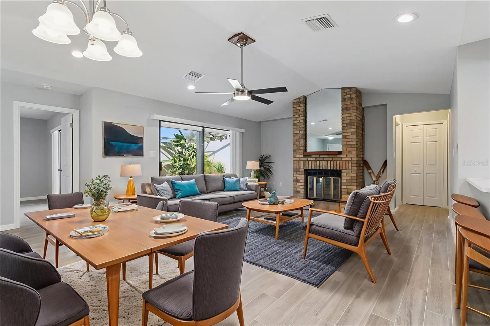 Image 5 of 39 For 1932 Maple Circle 1932