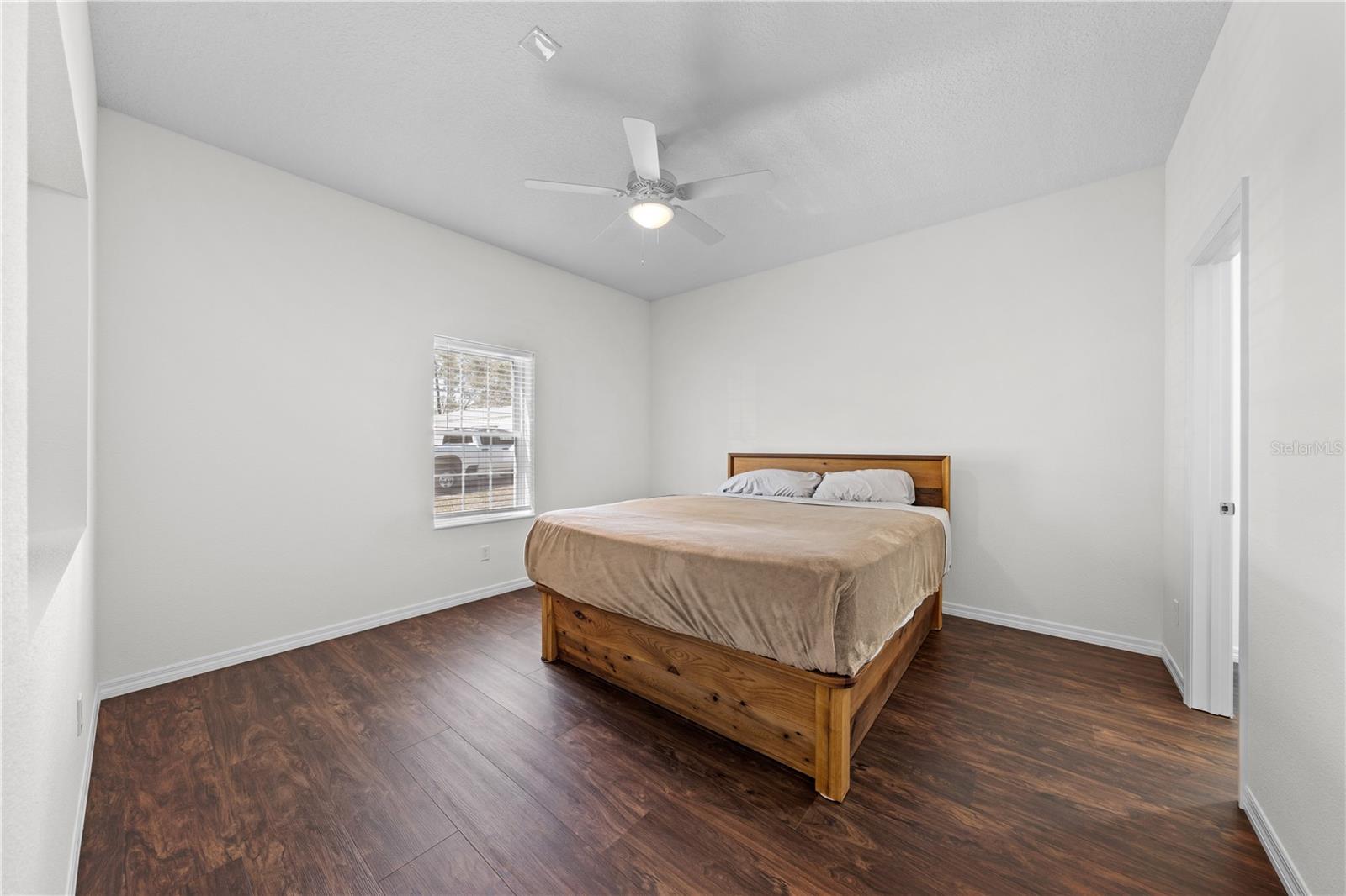 Image 11 of 93 For 4055 Edsel Avenue