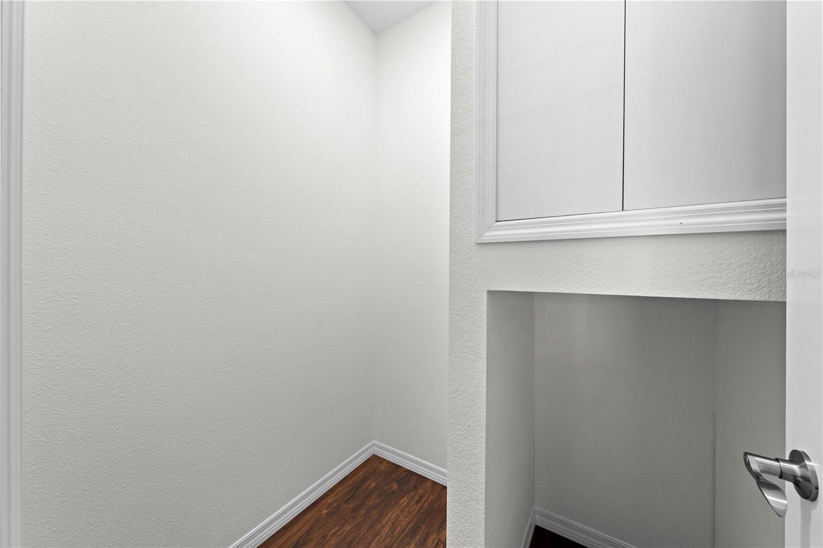 Image 13 of 93 For 4055 Edsel Avenue