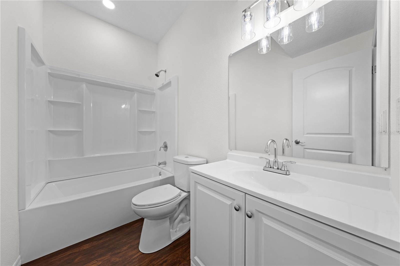 Image 14 of 93 For 4055 Edsel Avenue