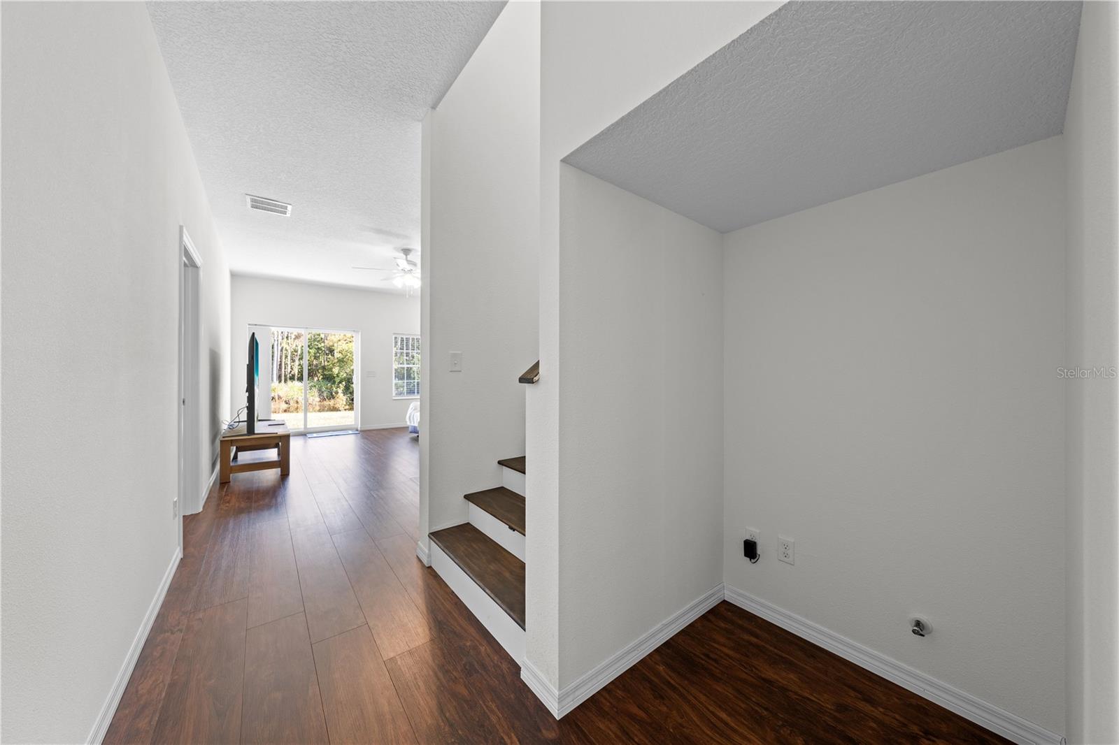 Image 15 of 93 For 4055 Edsel Avenue