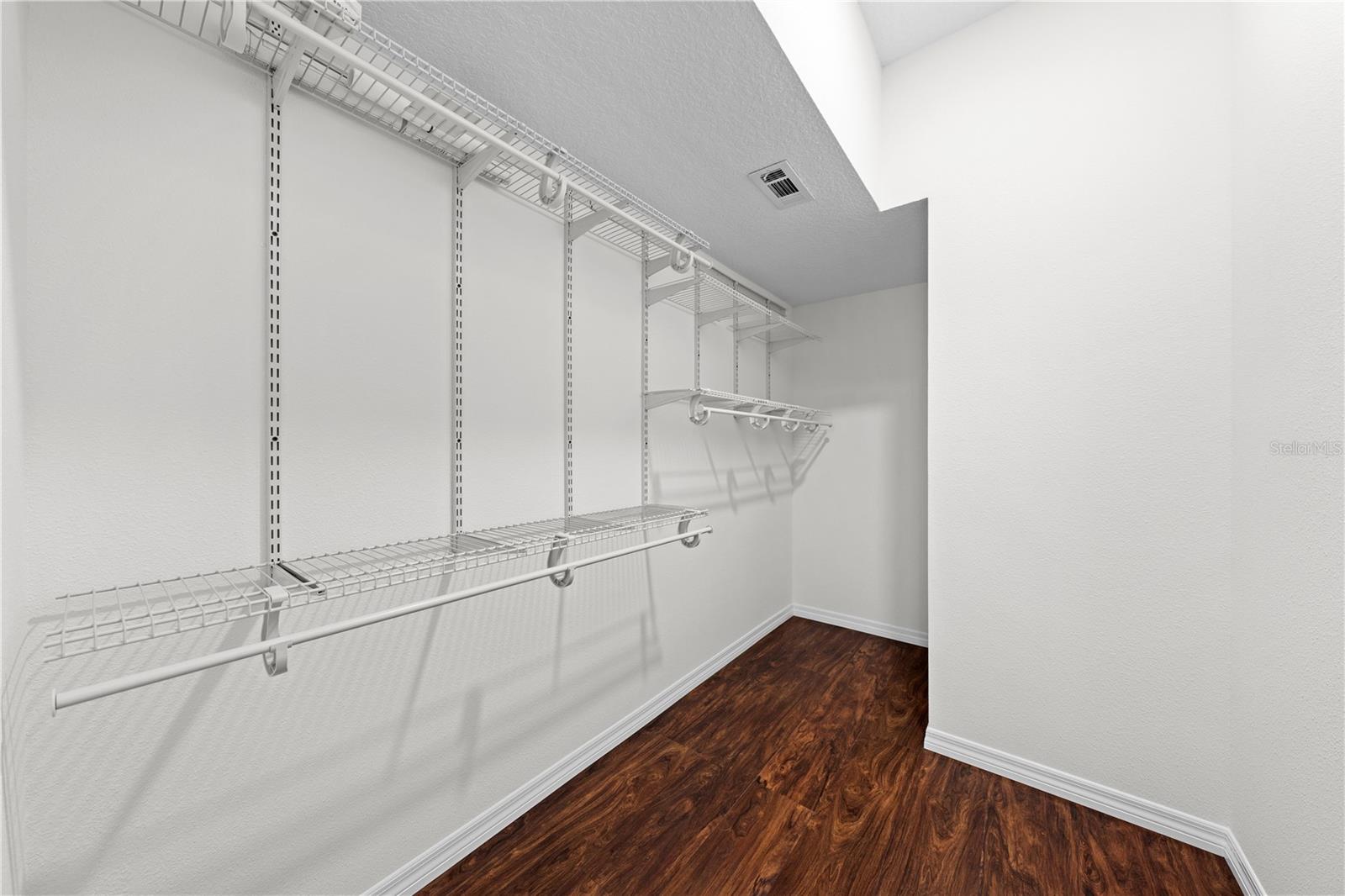 Image 21 of 93 For 4055 Edsel Avenue