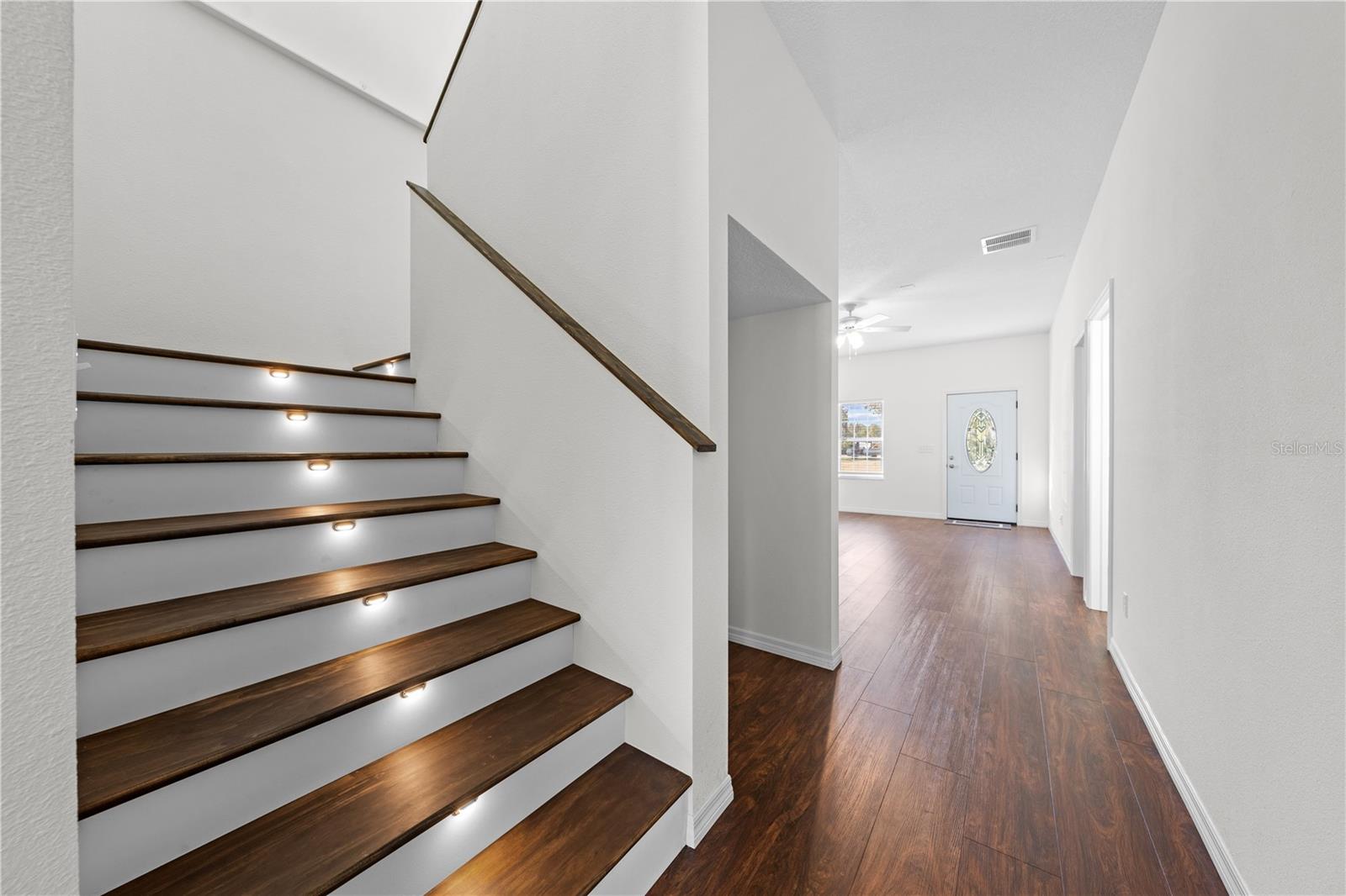 Image 25 of 93 For 4055 Edsel Avenue