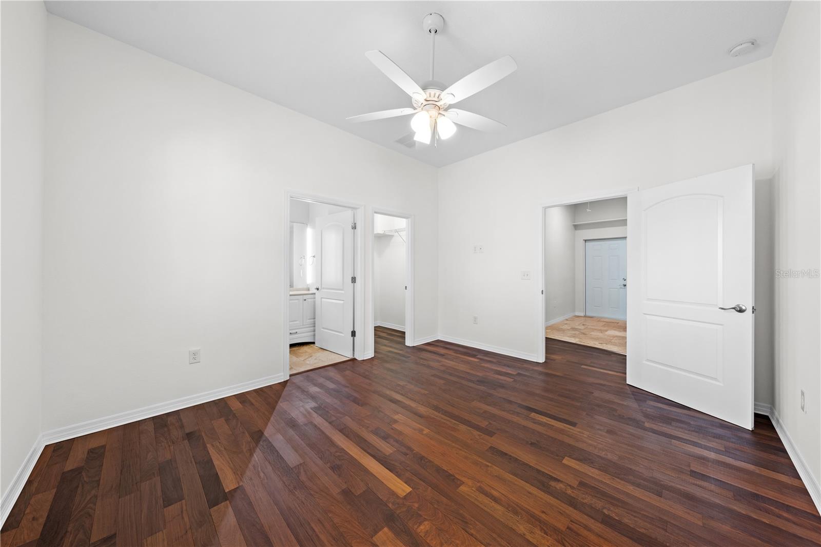 Image 27 of 93 For 4055 Edsel Avenue