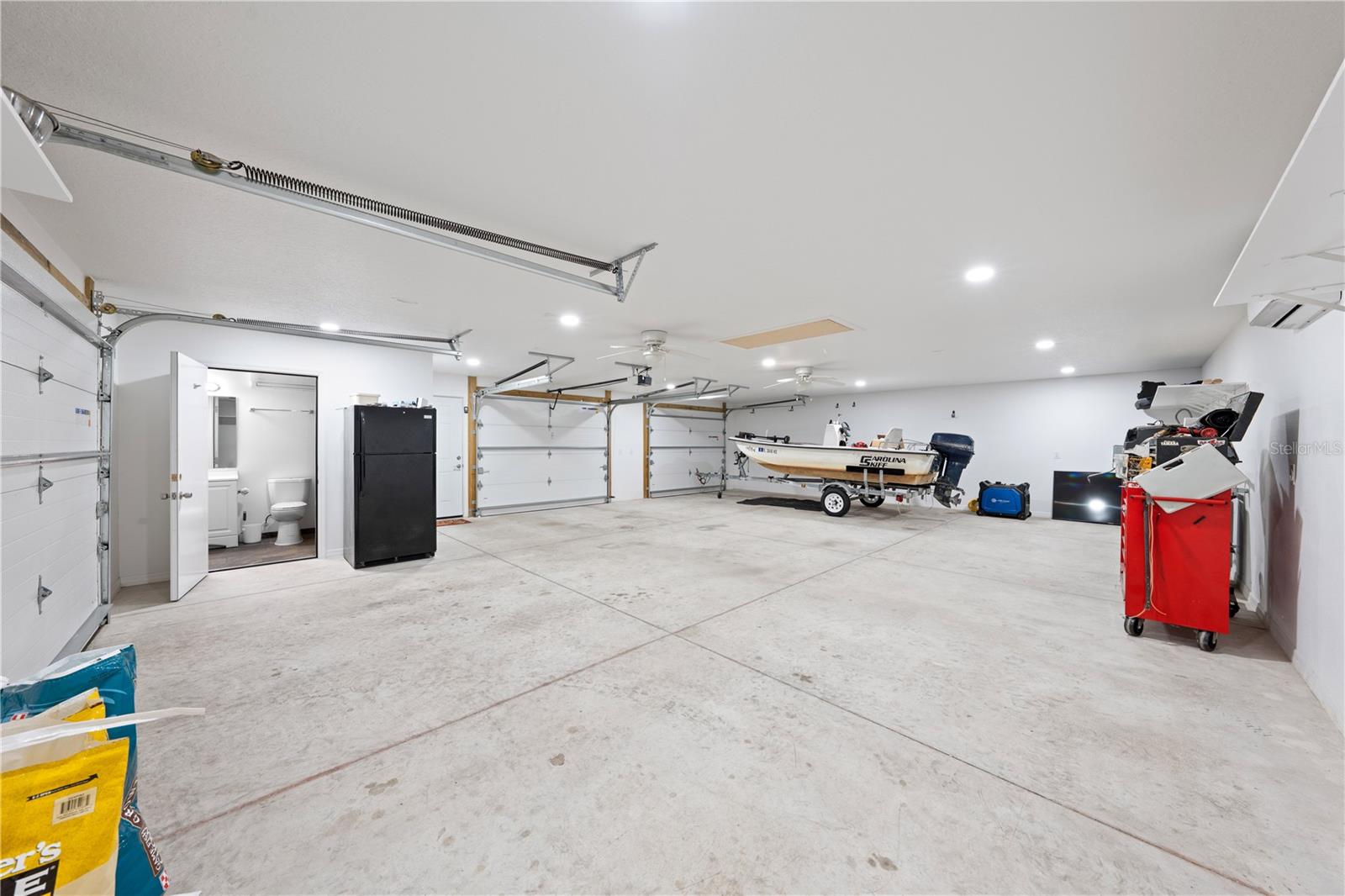 Image 63 of 93 For 4055 Edsel Avenue