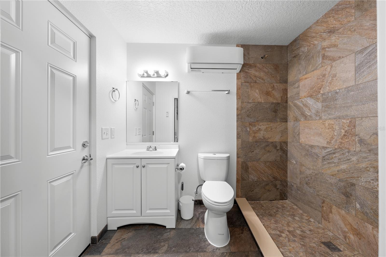 Image 64 of 93 For 4055 Edsel Avenue