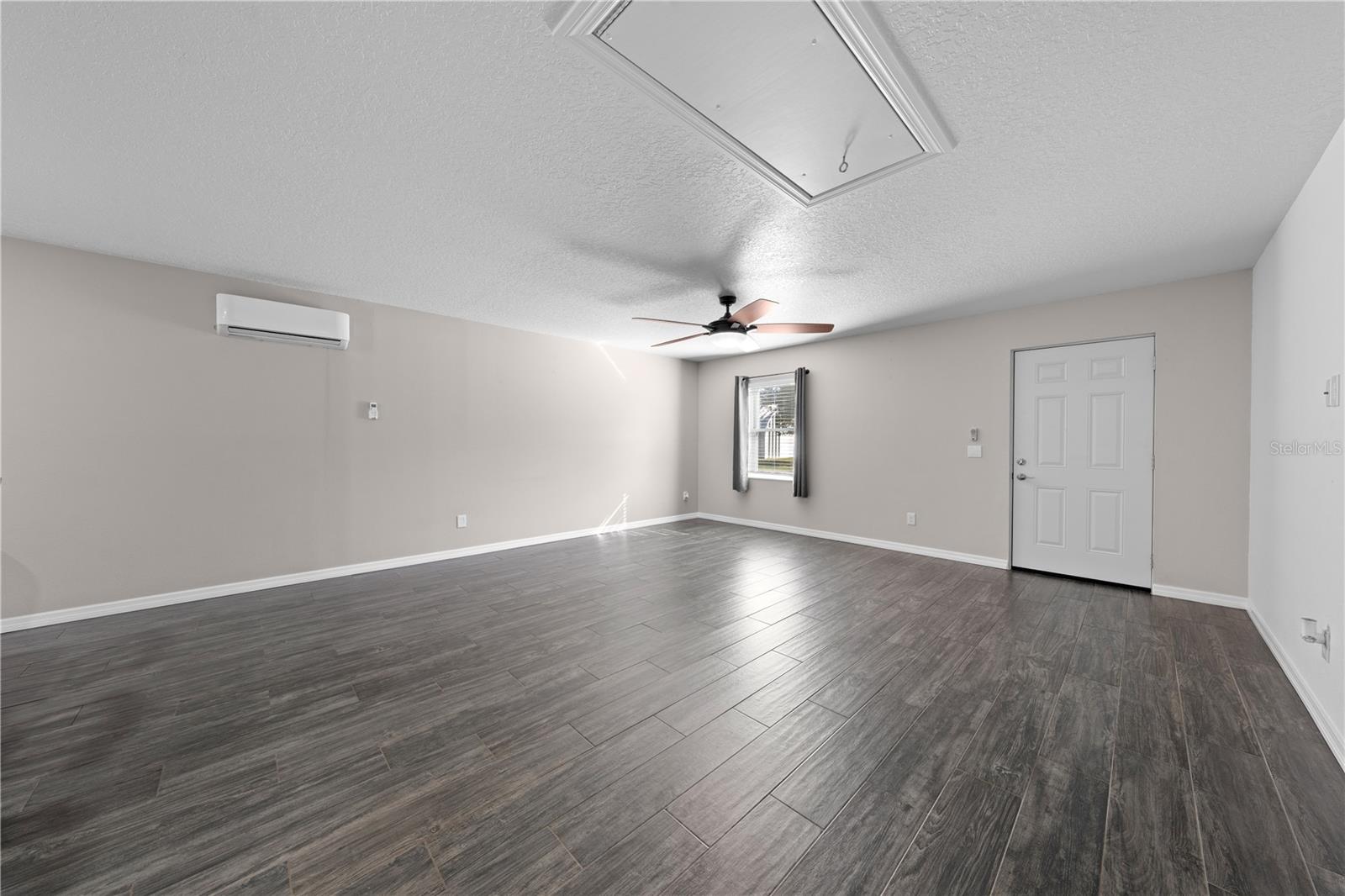 Image 66 of 93 For 4055 Edsel Avenue