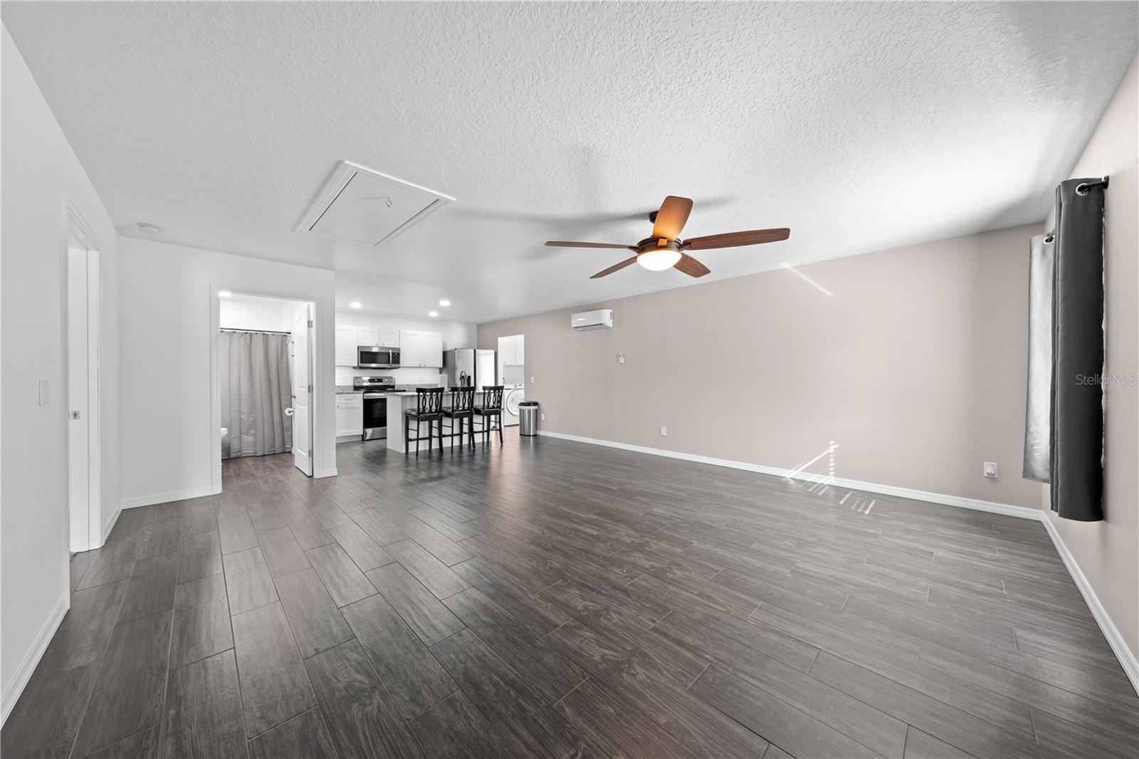 Image 69 of 93 For 4055 Edsel Avenue