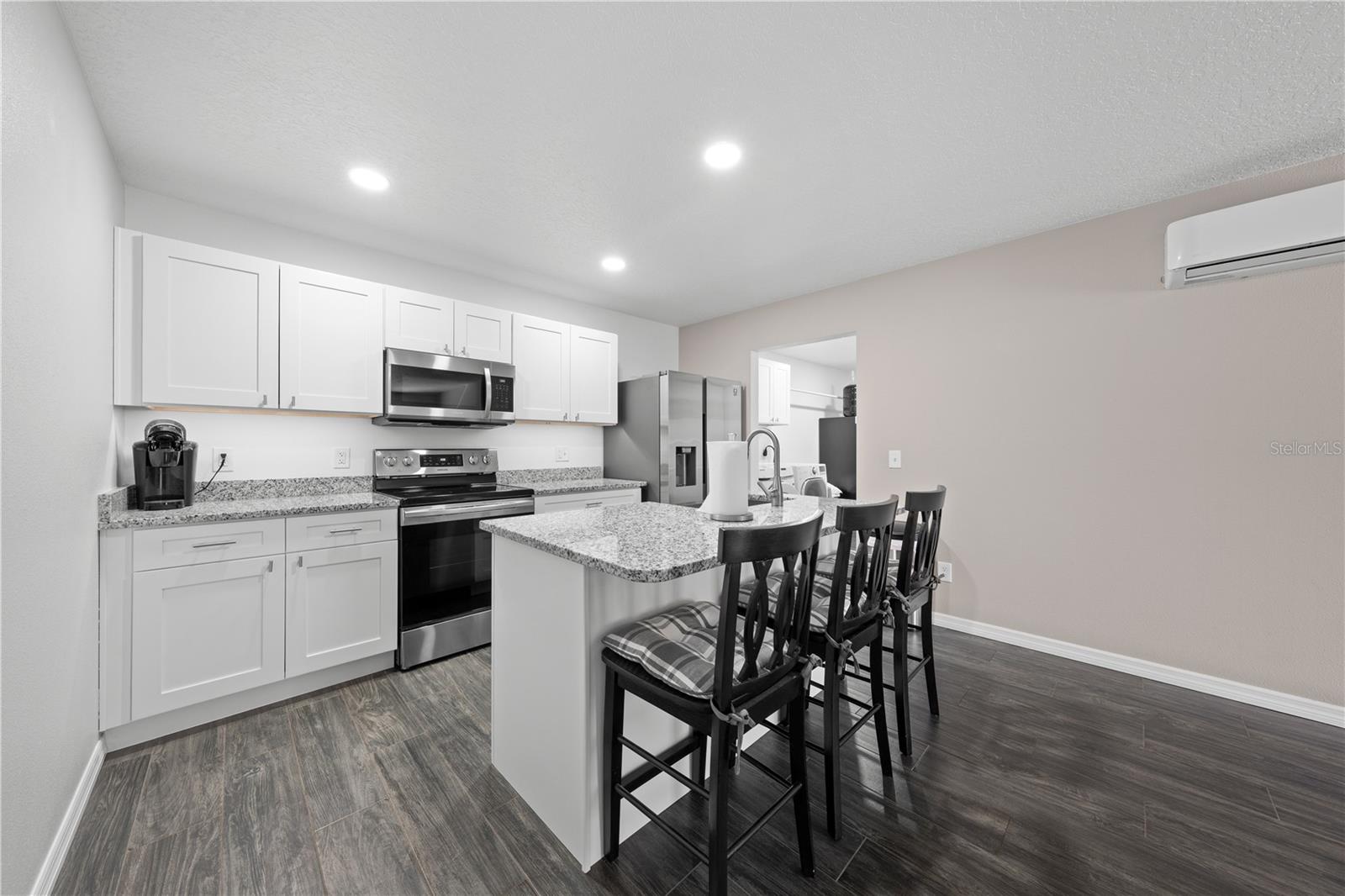 Image 72 of 93 For 4055 Edsel Avenue