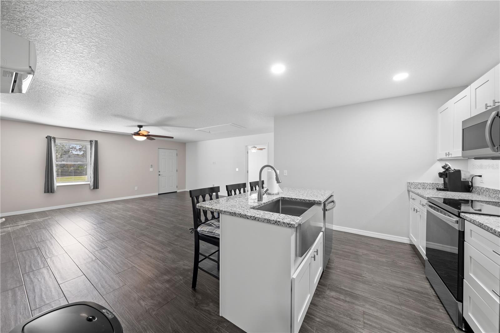 Image 76 of 93 For 4055 Edsel Avenue