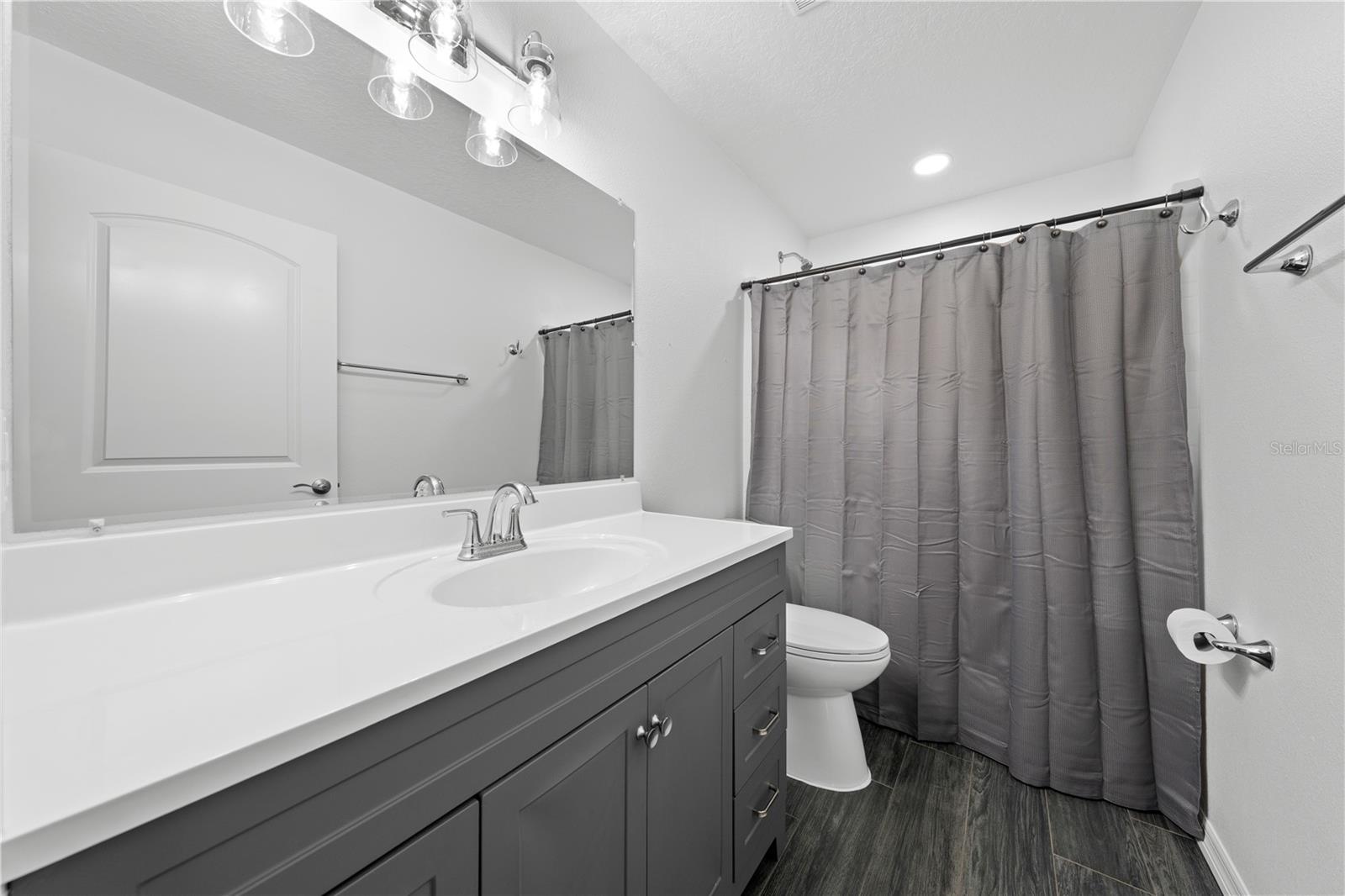 Image 80 of 93 For 4055 Edsel Avenue