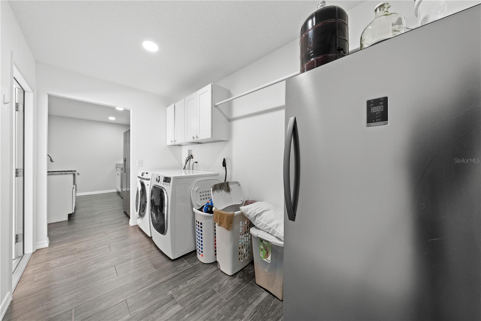 Image 82 of 93 For 4055 Edsel Avenue