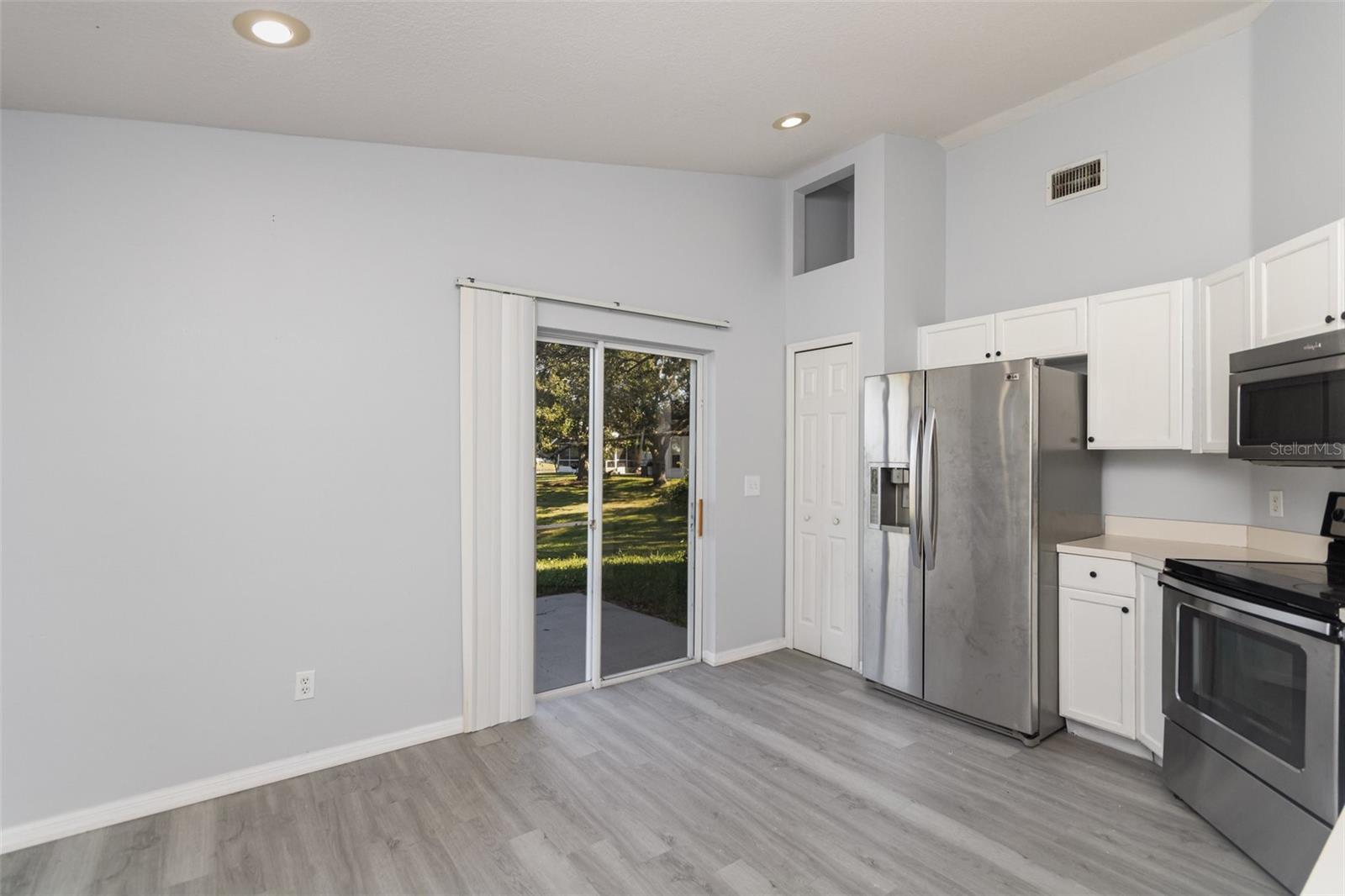 Image 12 of 32 For 271 Daniels Pointe Drive