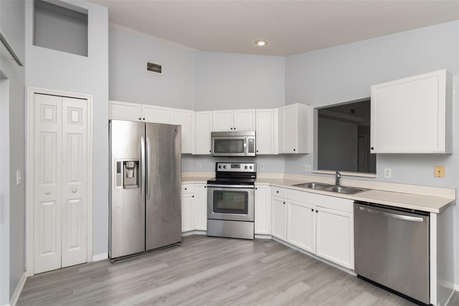 Image 13 of 32 For 271 Daniels Pointe Drive