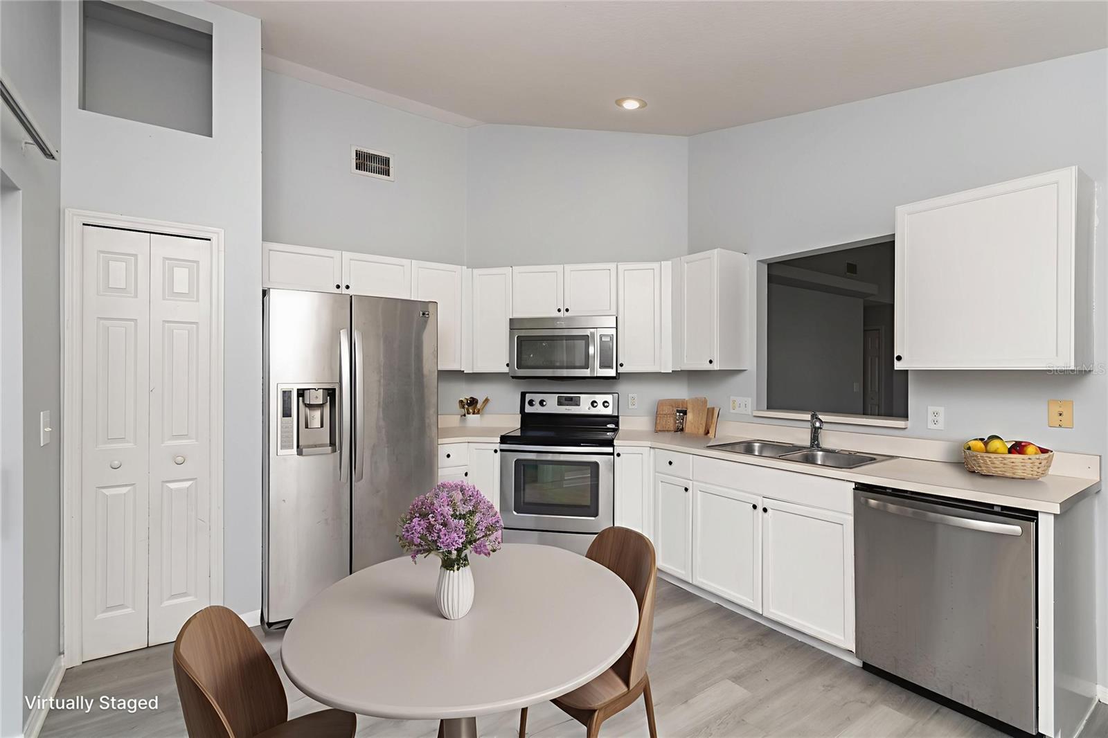 Image 14 of 32 For 271 Daniels Pointe Drive