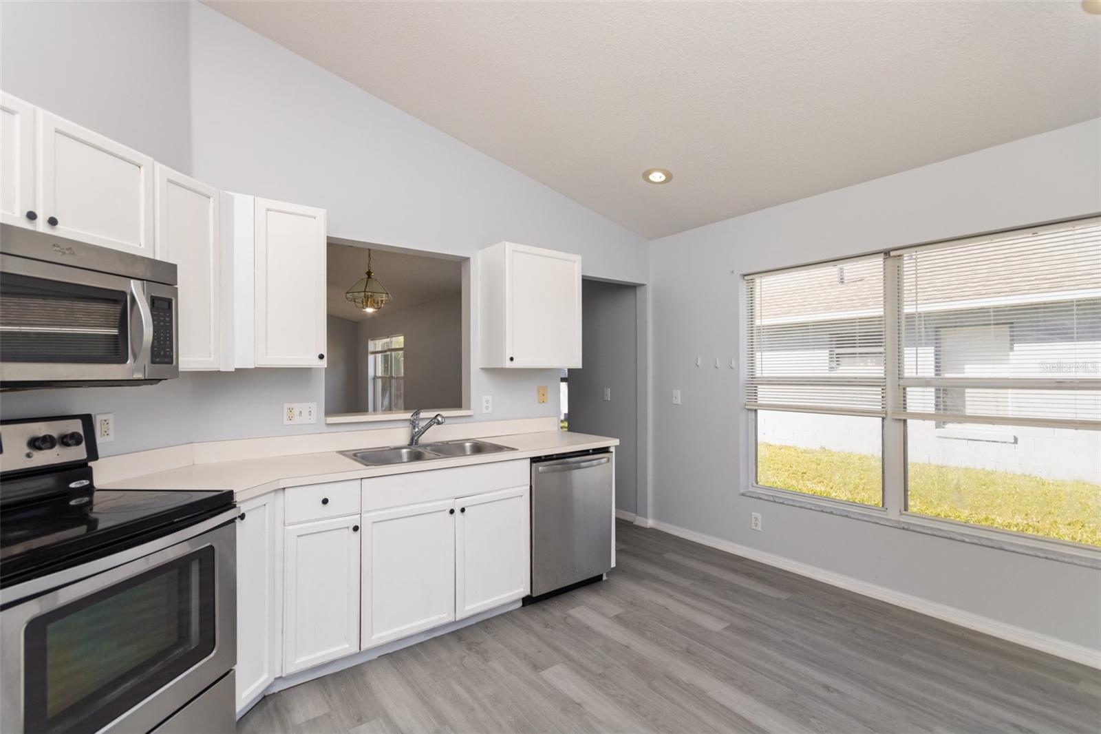 Image 15 of 32 For 271 Daniels Pointe Drive