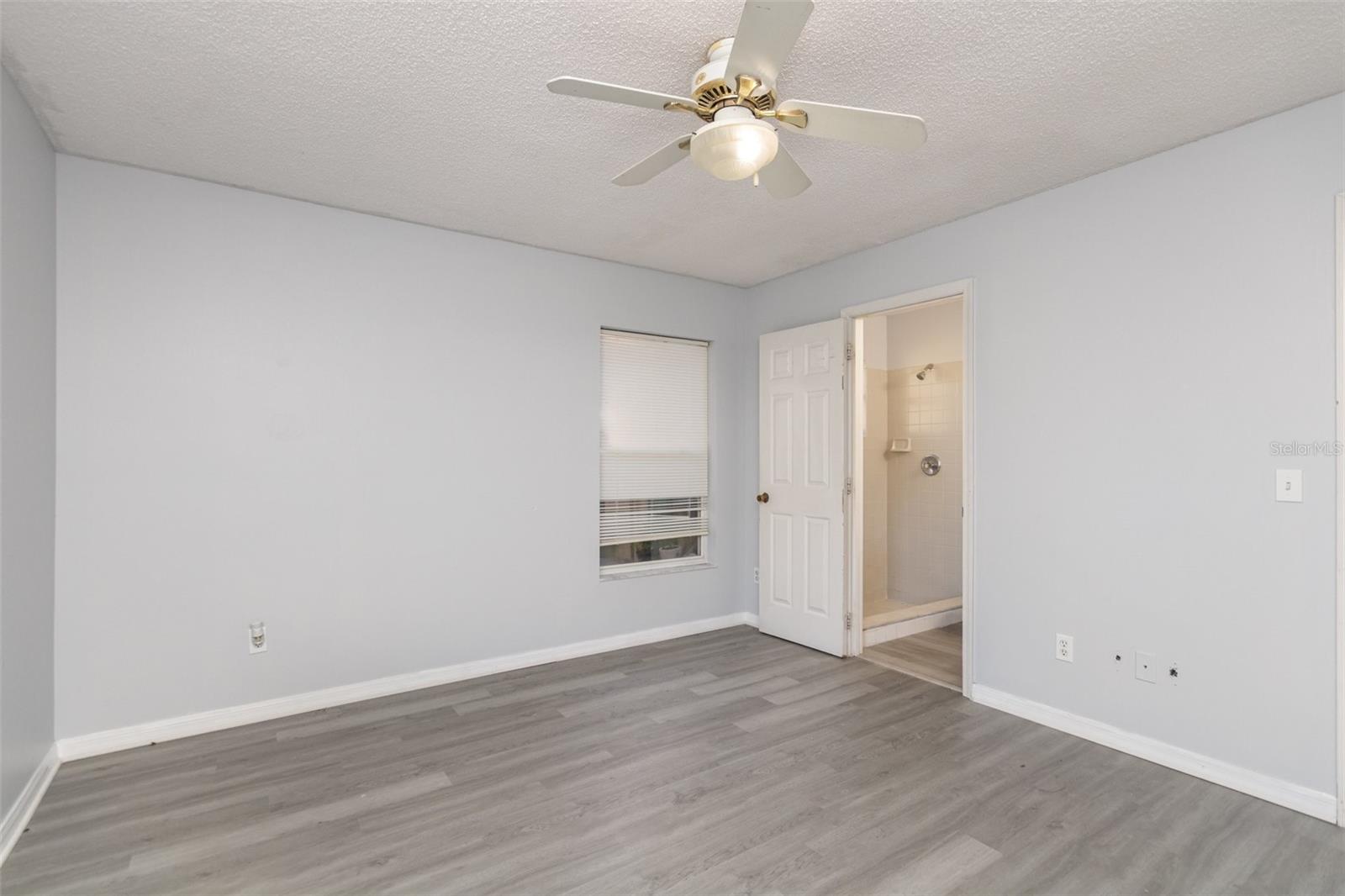 Image 16 of 32 For 271 Daniels Pointe Drive