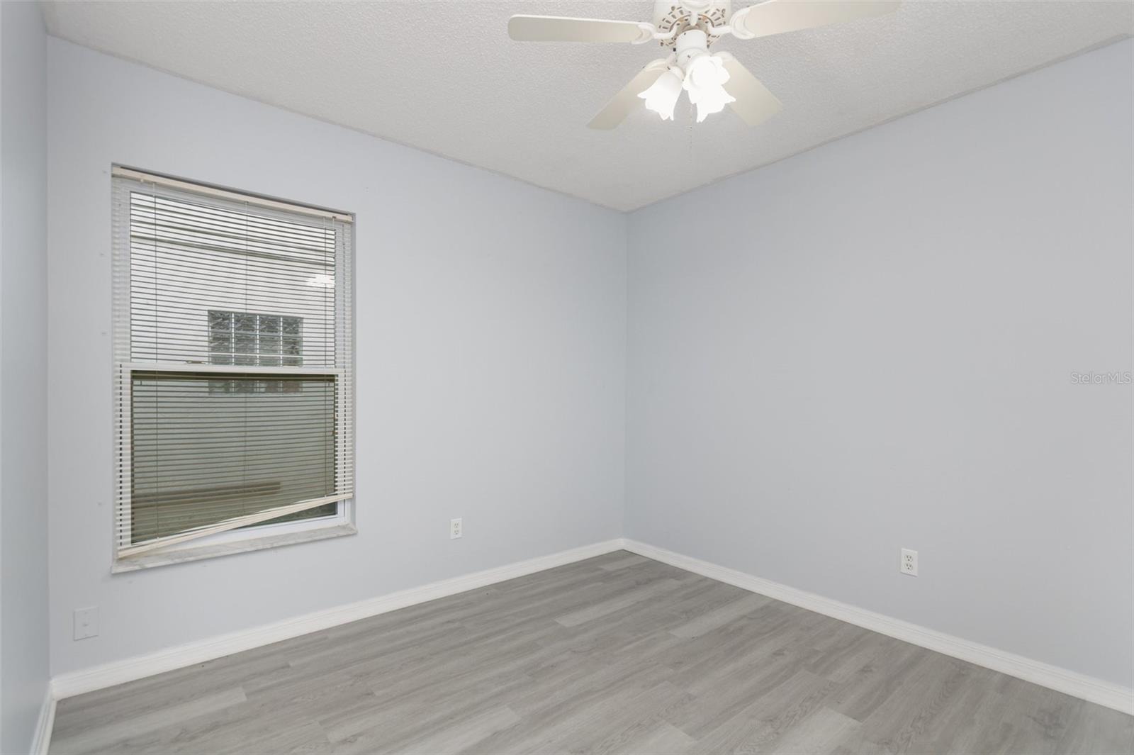 Image 21 of 32 For 271 Daniels Pointe Drive