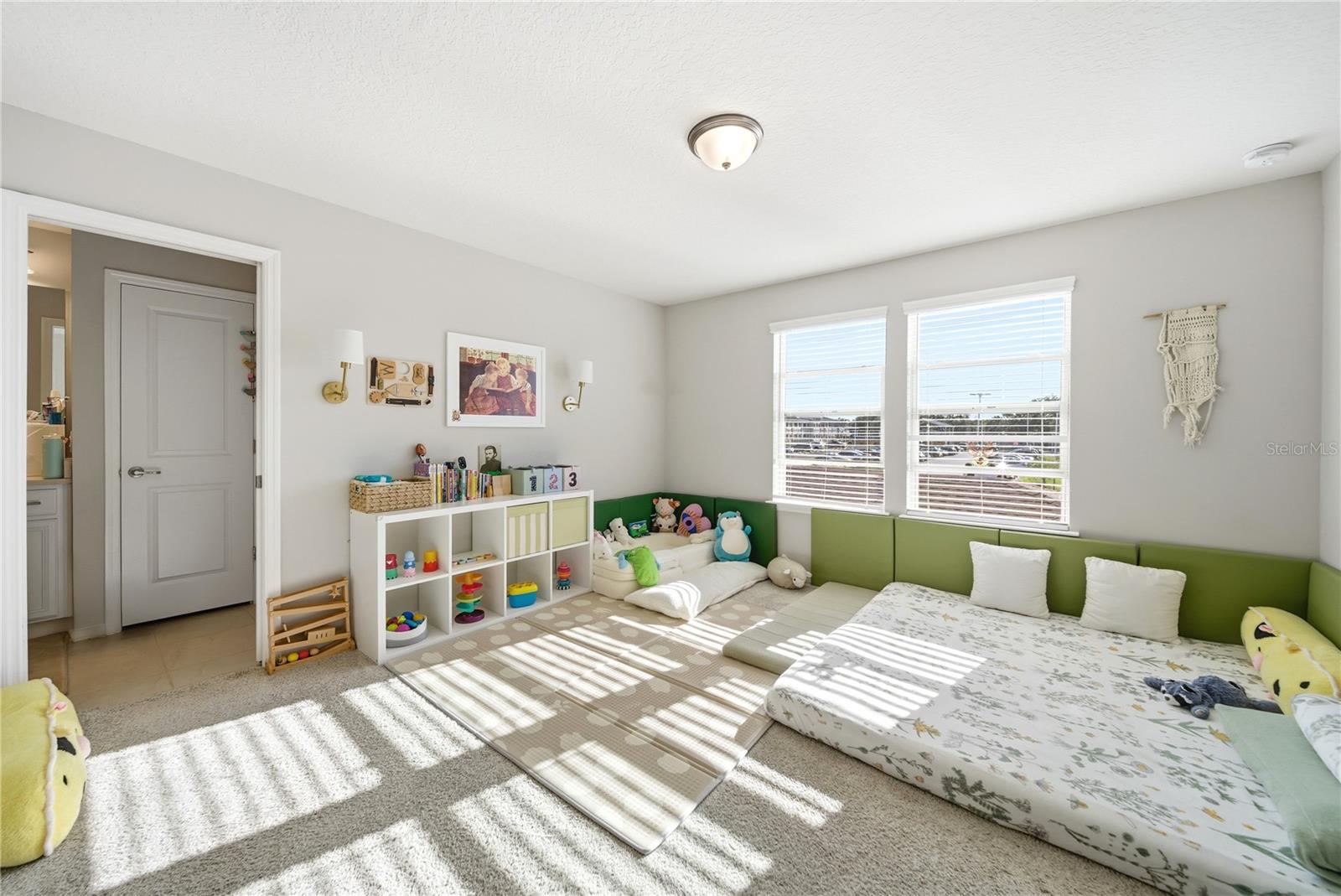 Image 16 of 29 For 5026 Caspian Street