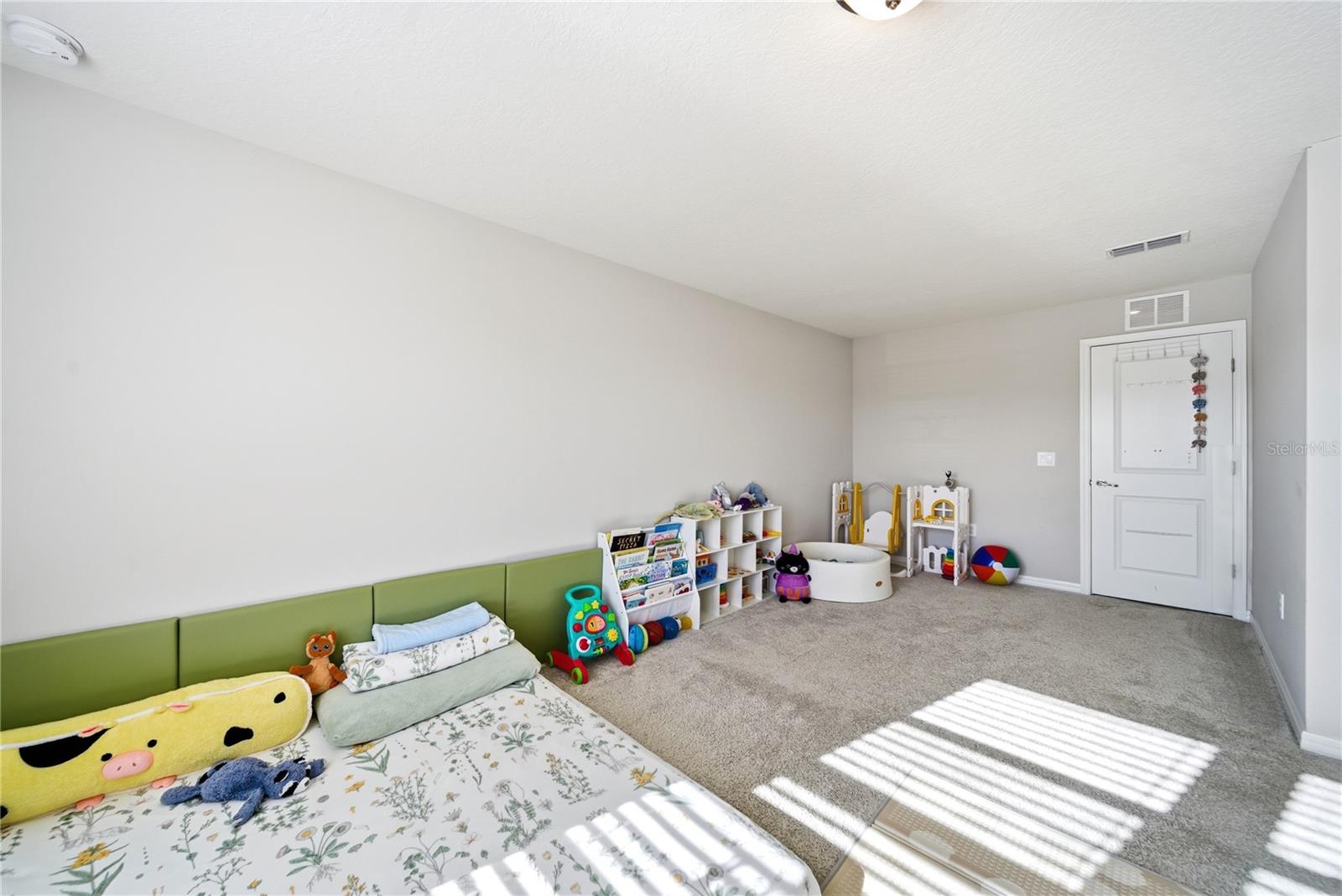 Image 17 of 29 For 5026 Caspian Street