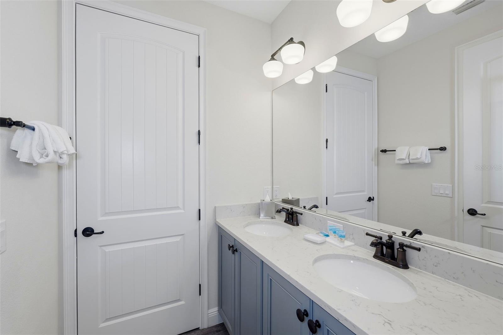 Image 17 of 40 For 8098 Knee Deep Road