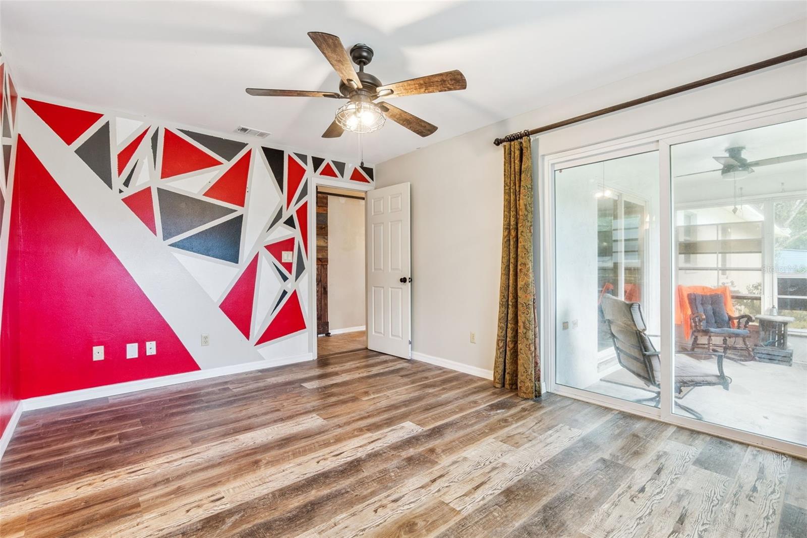 Image 18 of 49 For 1167 Ohio Street