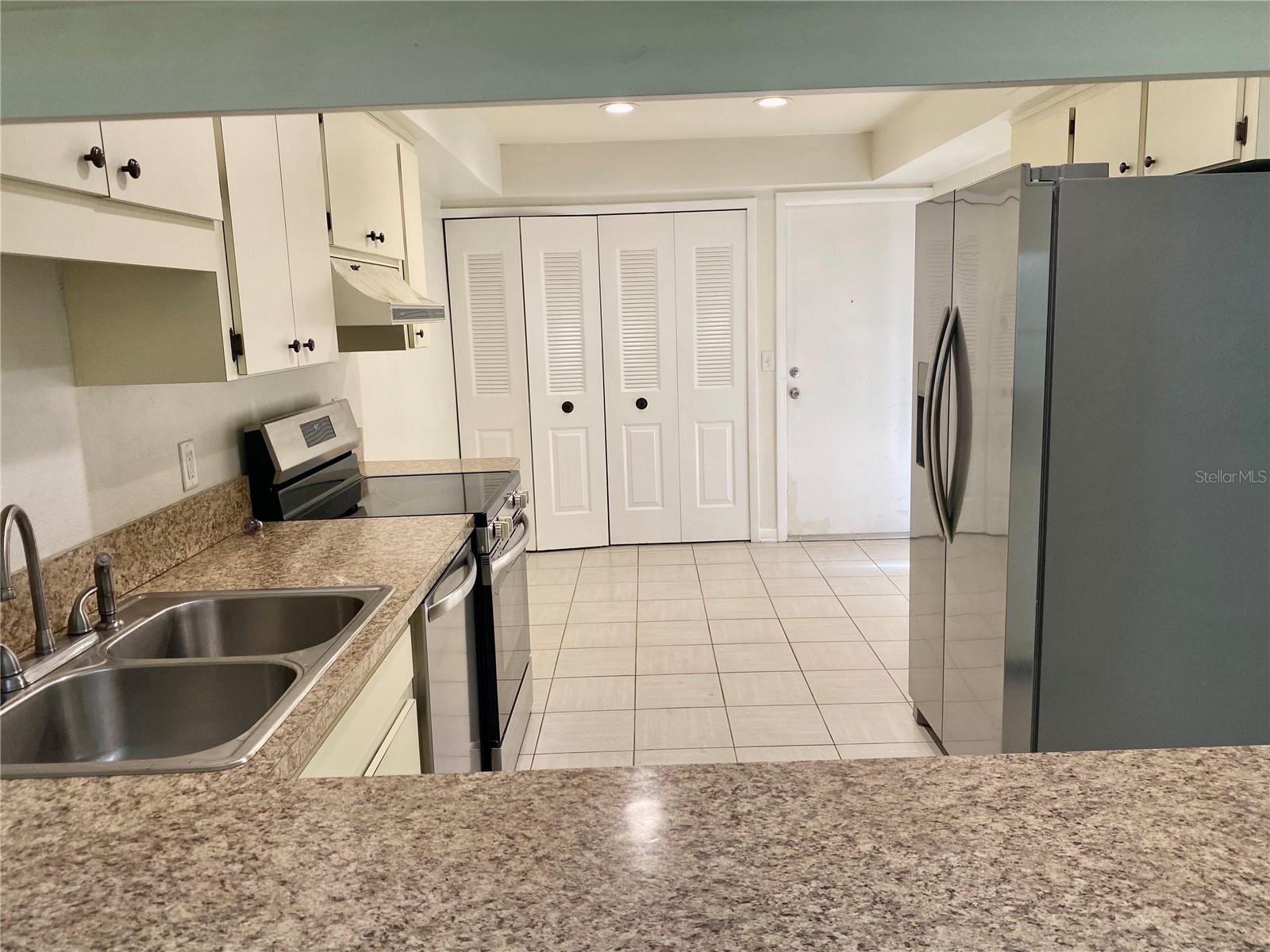 Image 6 of 25 For 1110 Woodbine Street