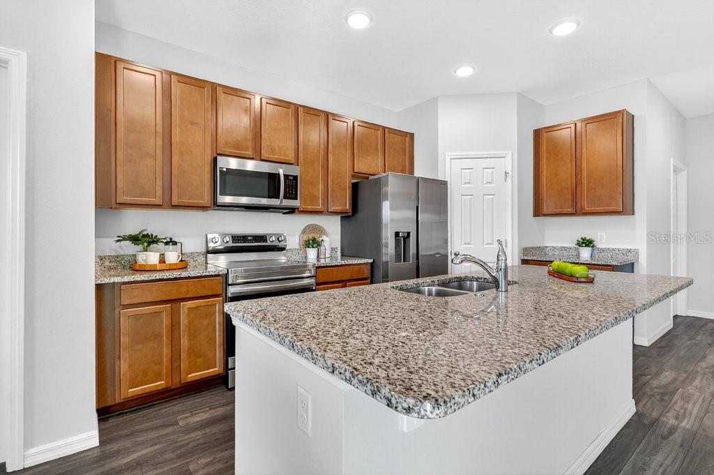 Image 5 of 35 For 3476 Forster Avenue