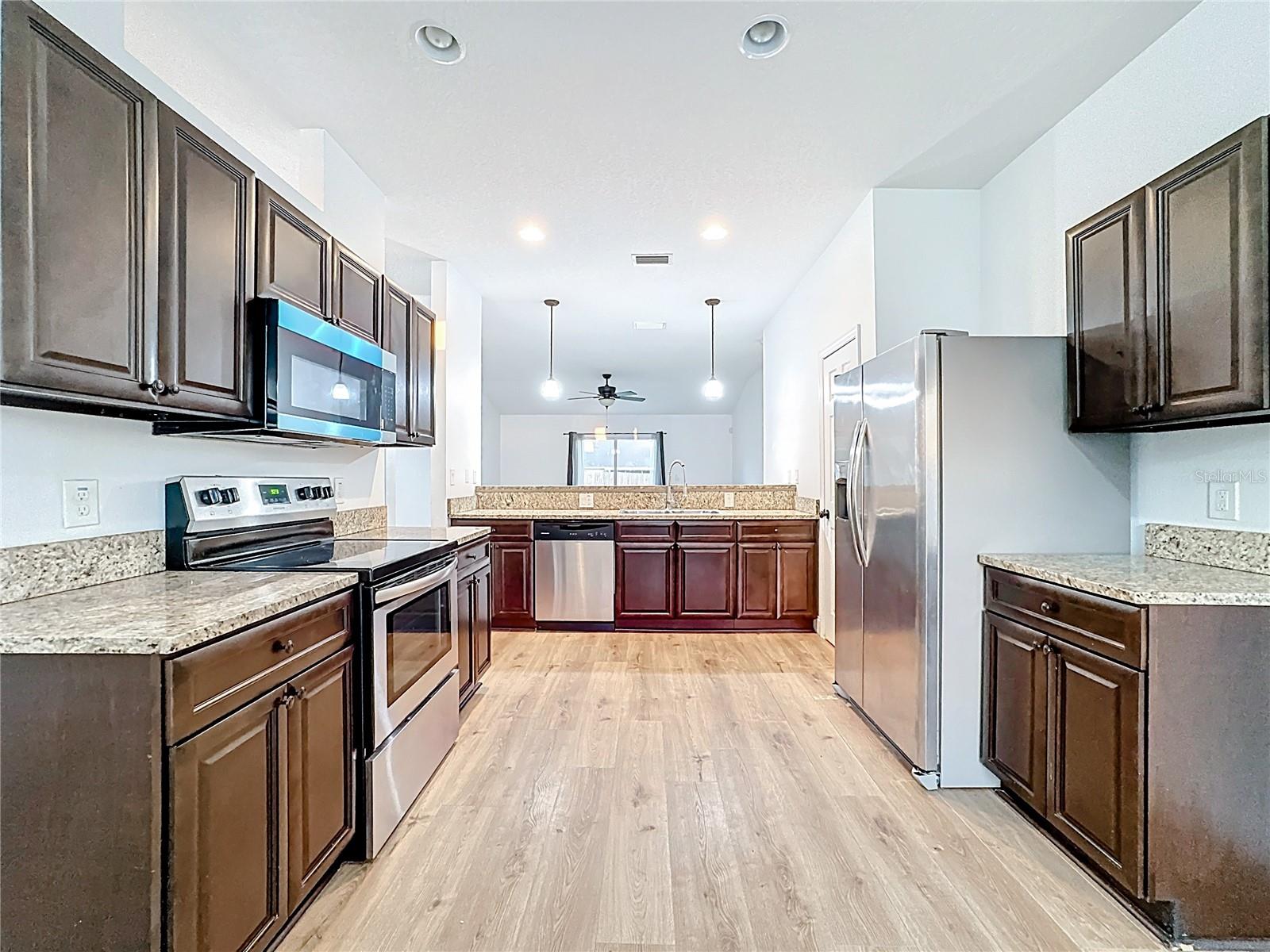 Image 10 of 46 For 2477 Albury Avenue