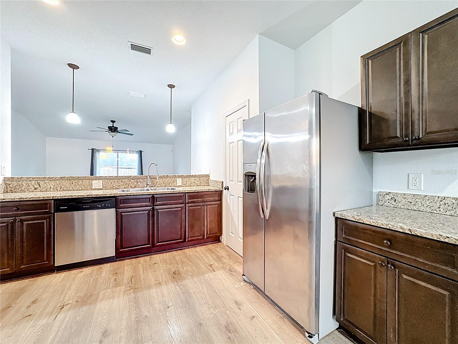 Image 11 of 46 For 2477 Albury Avenue