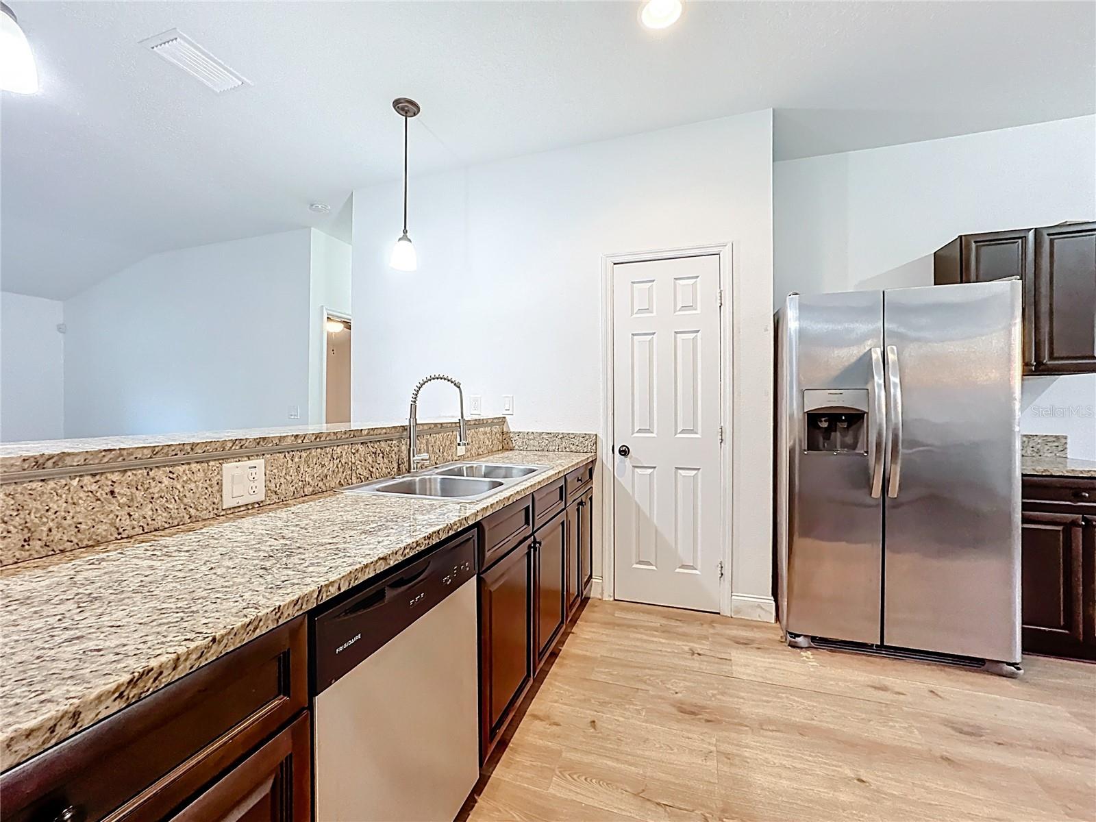 Image 12 of 46 For 2477 Albury Avenue