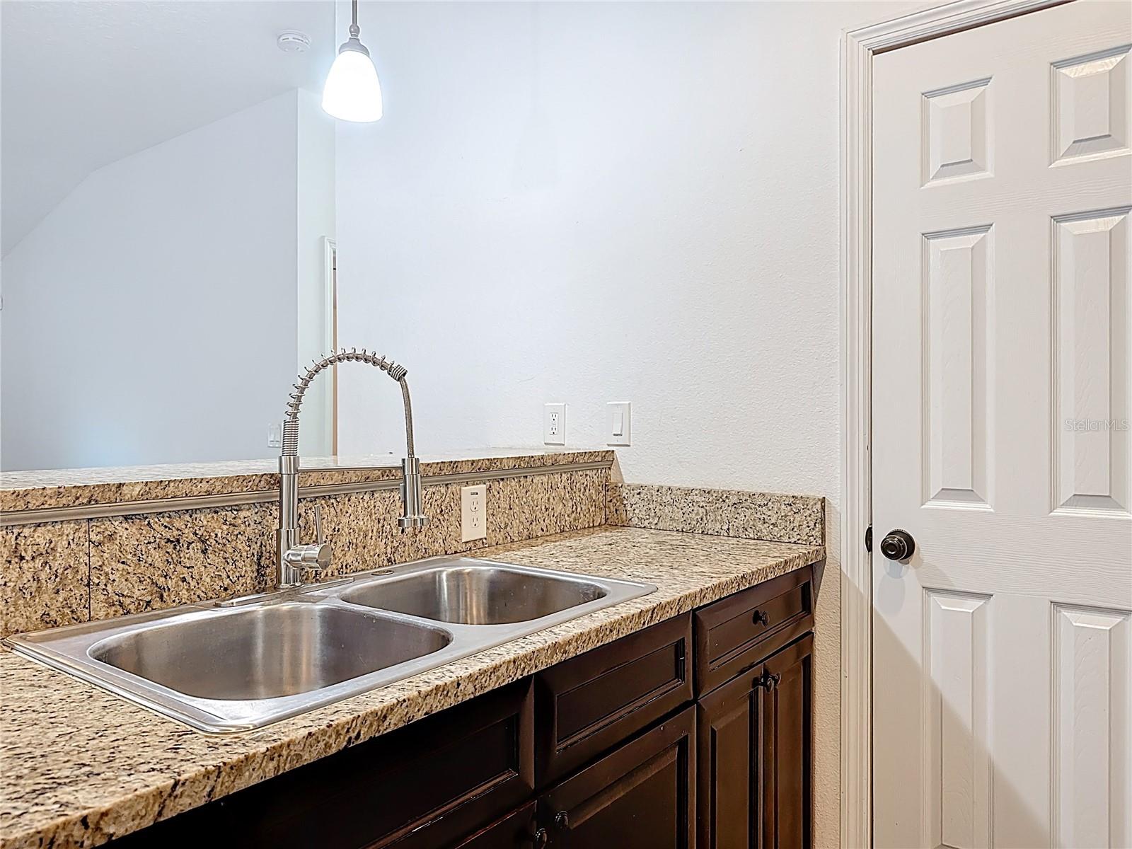 Image 13 of 46 For 2477 Albury Avenue