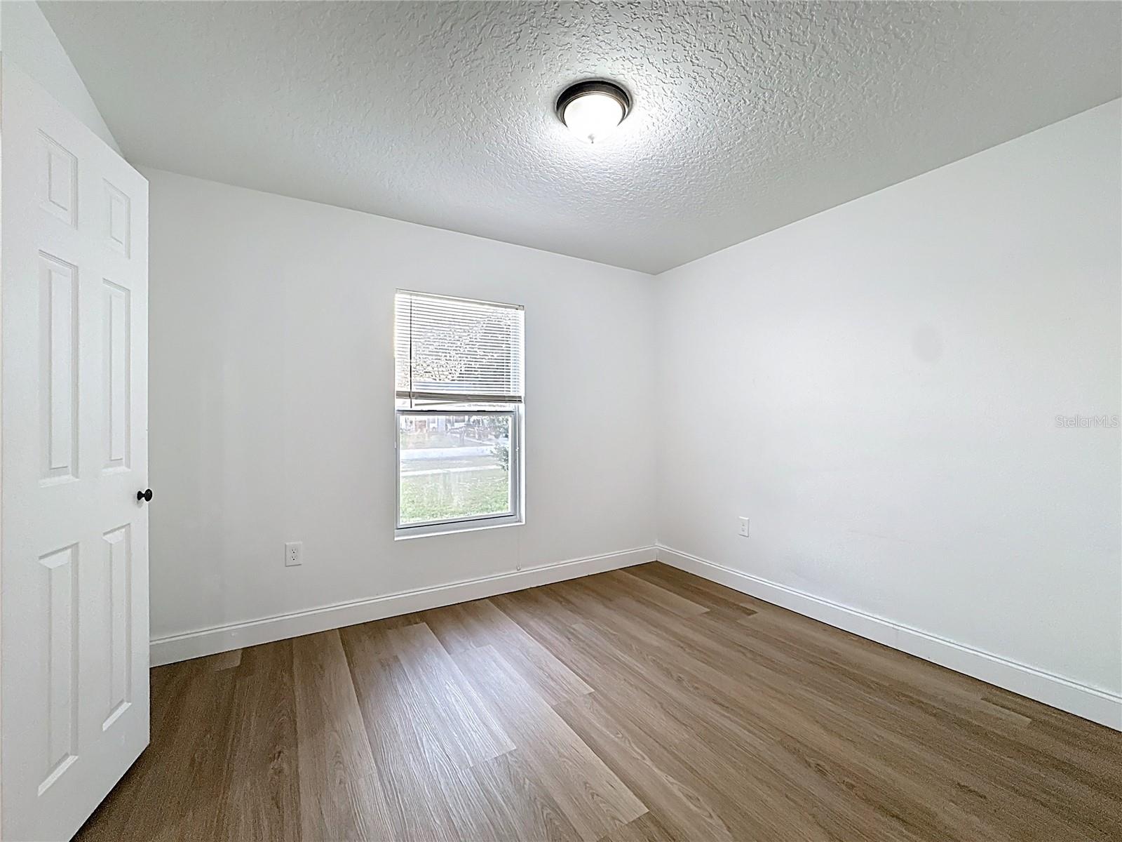 Image 18 of 46 For 2477 Albury Avenue