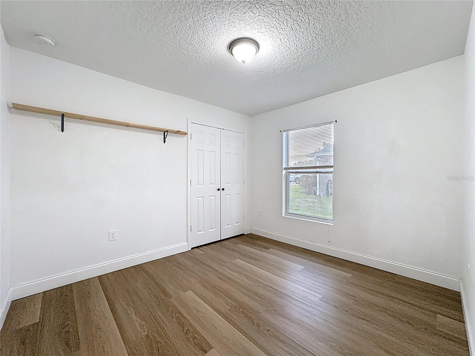 Image 22 of 46 For 2477 Albury Avenue