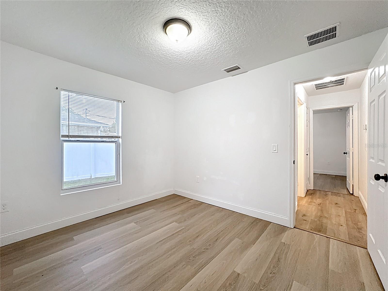 Image 23 of 46 For 2477 Albury Avenue