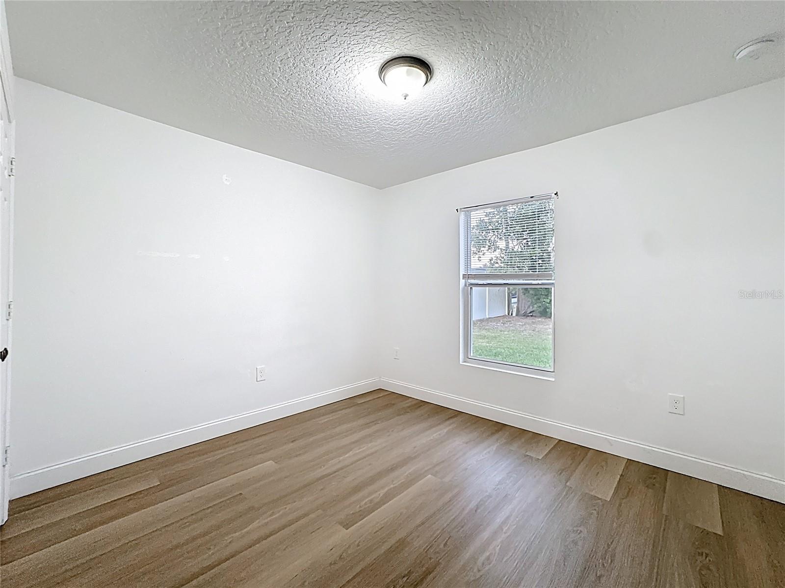 Image 25 of 46 For 2477 Albury Avenue