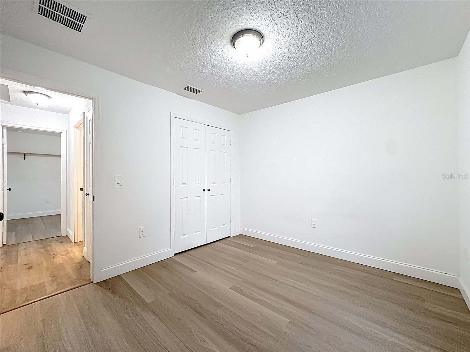 Image 26 of 46 For 2477 Albury Avenue