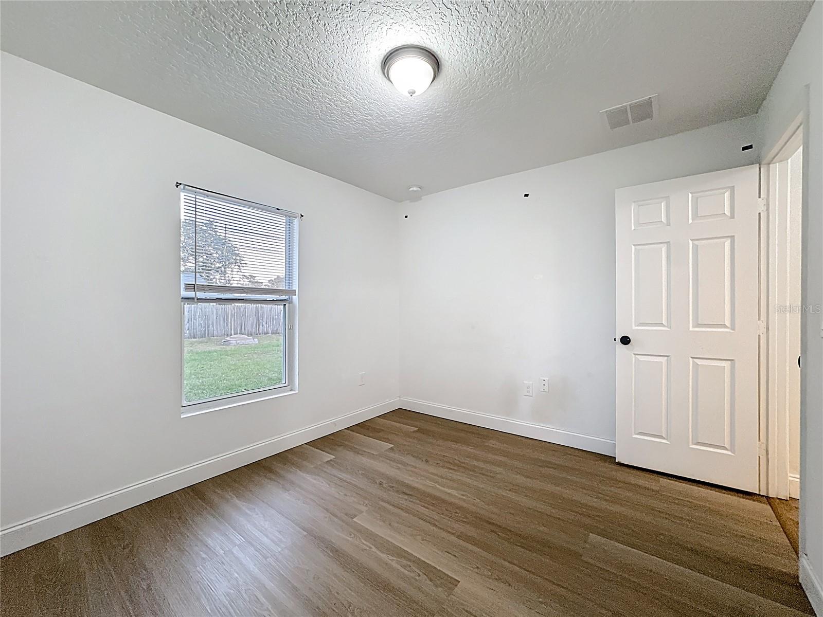 Image 28 of 46 For 2477 Albury Avenue