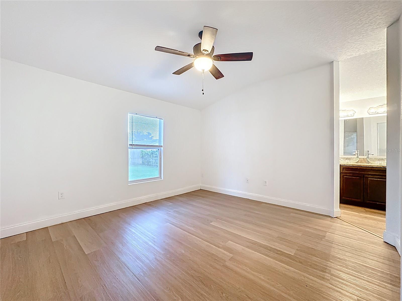 Image 31 of 46 For 2477 Albury Avenue