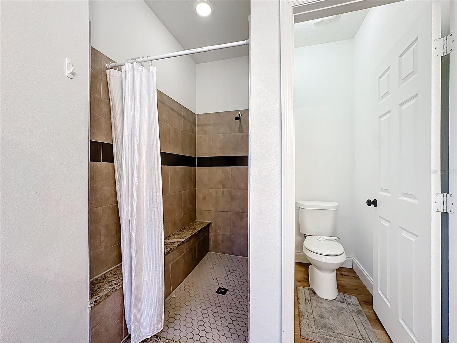 Image 33 of 46 For 2477 Albury Avenue