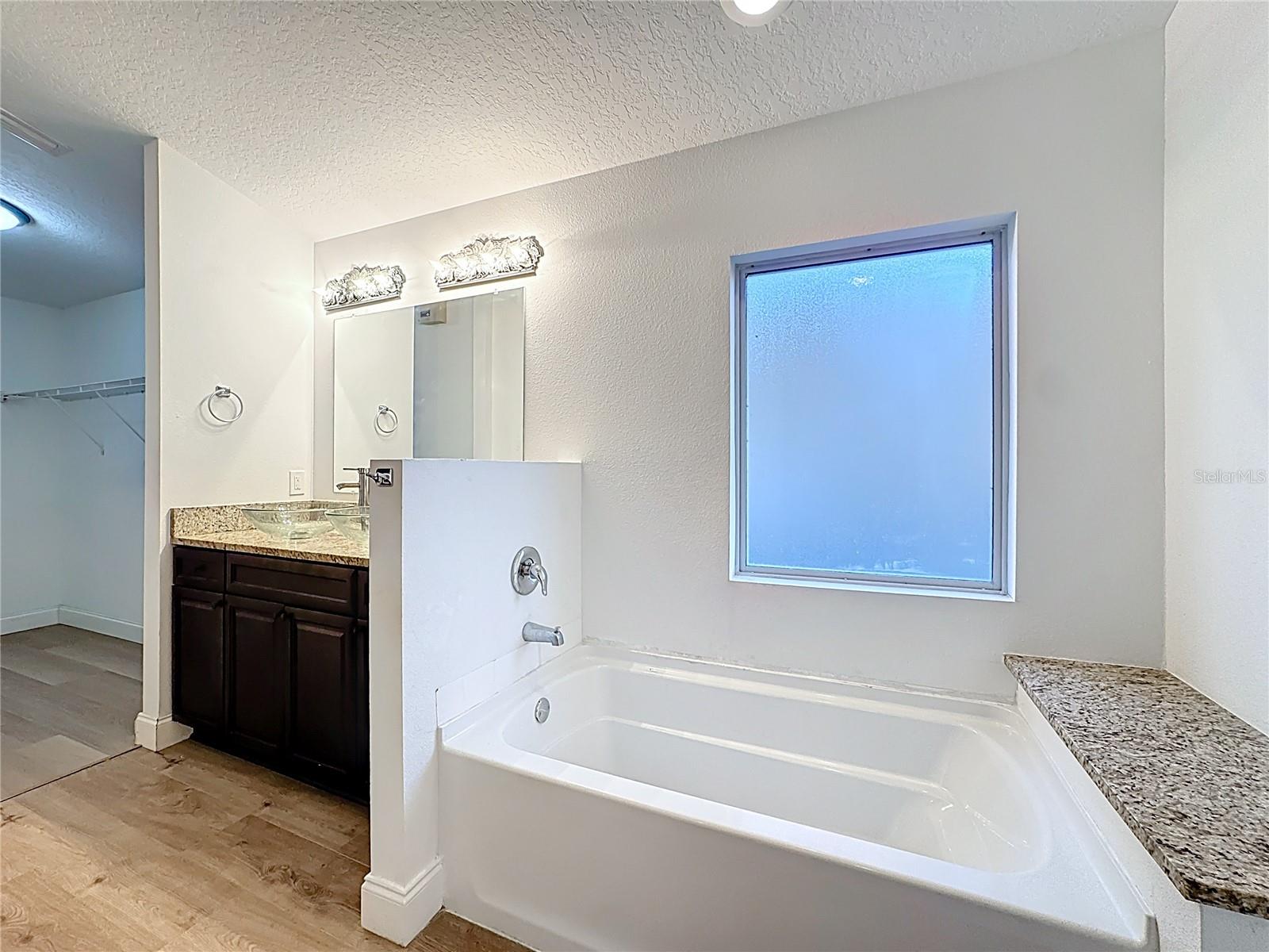 Image 35 of 46 For 2477 Albury Avenue