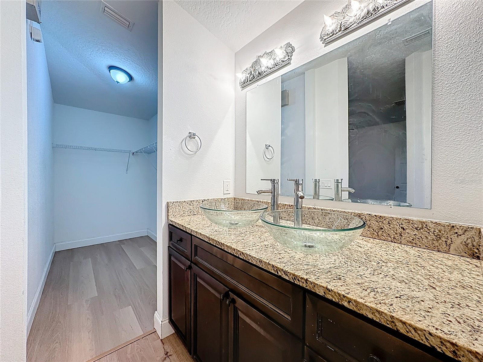 Image 36 of 46 For 2477 Albury Avenue