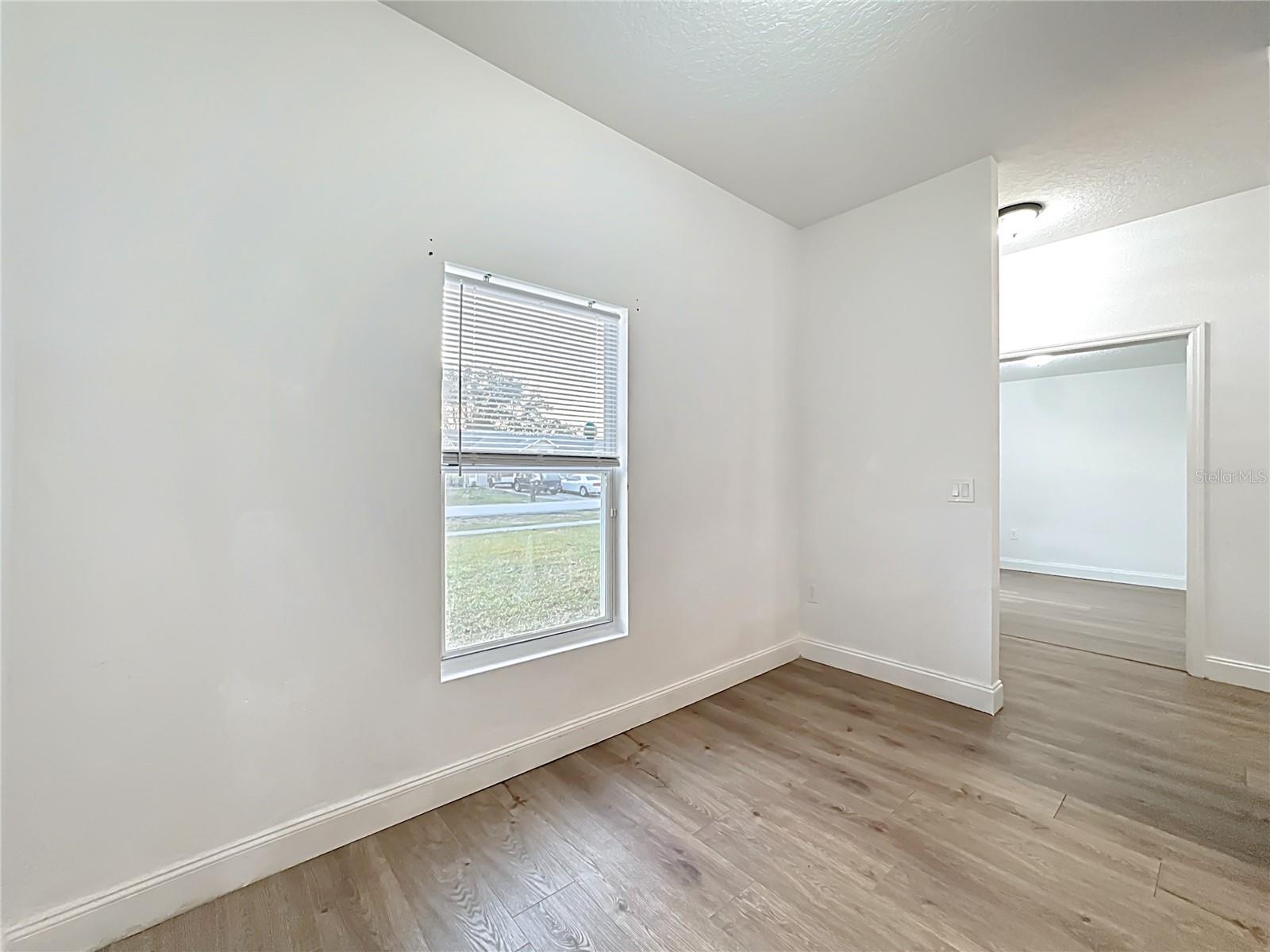 Image 7 of 46 For 2477 Albury Avenue