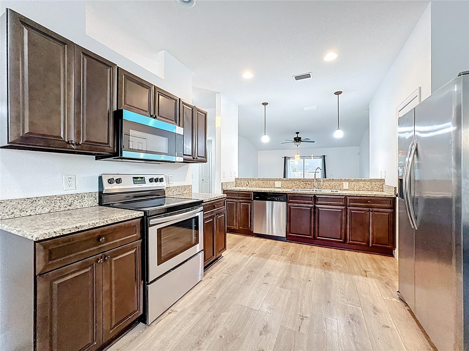 Image 9 of 46 For 2477 Albury Avenue