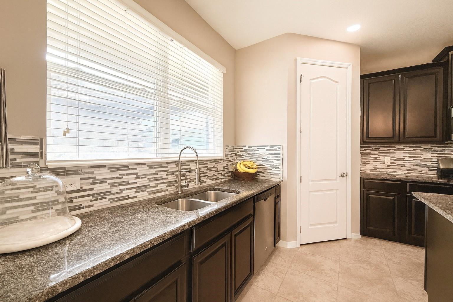 Image 10 of 24 For 15107 Kirsty Alley