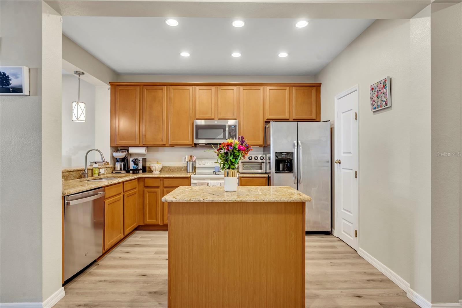 Image 15 of 47 For 995 Juel Street