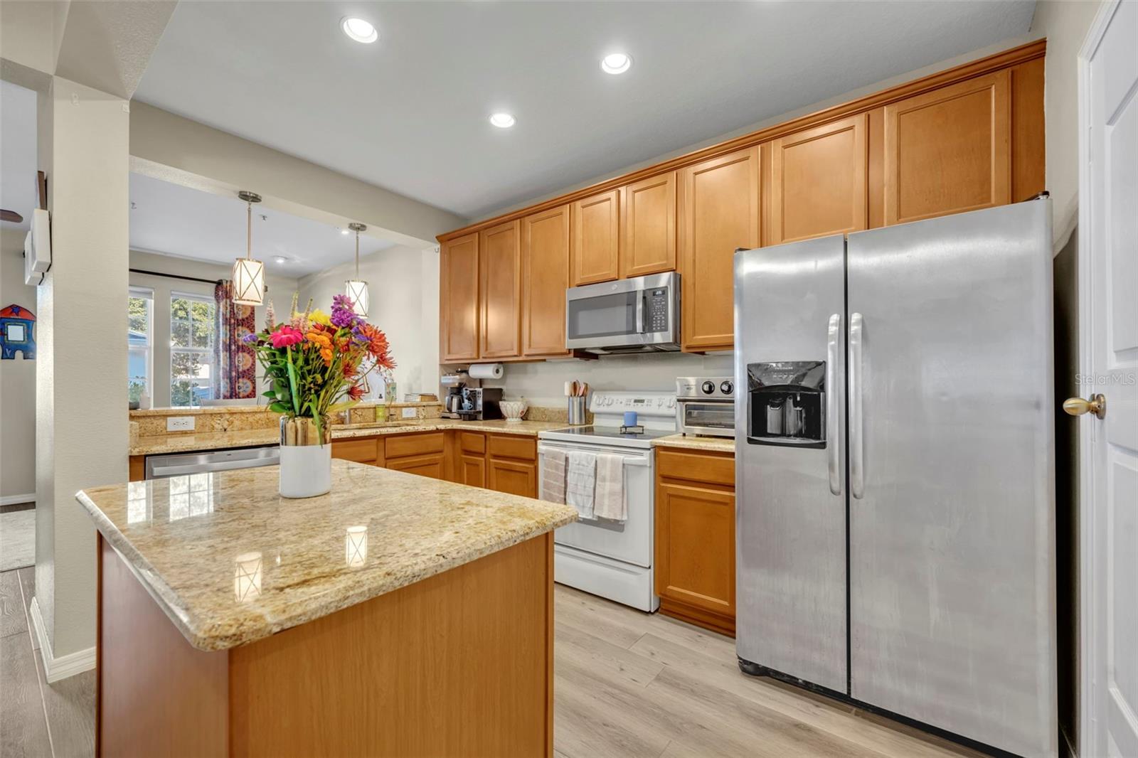 Image 17 of 47 For 995 Juel Street