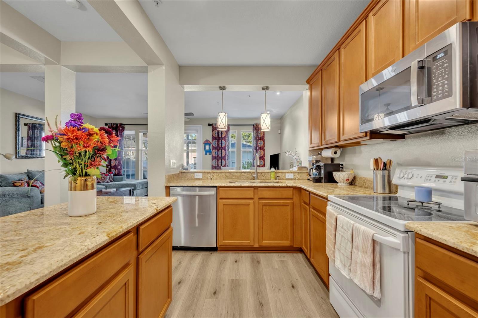 Image 18 of 47 For 995 Juel Street