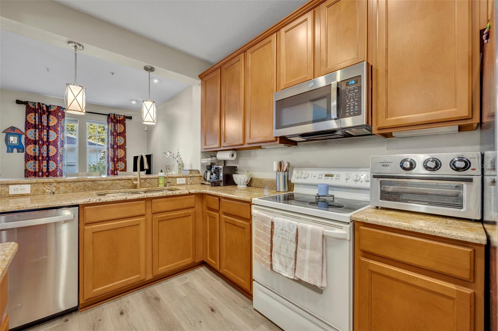 Image 20 of 47 For 995 Juel Street